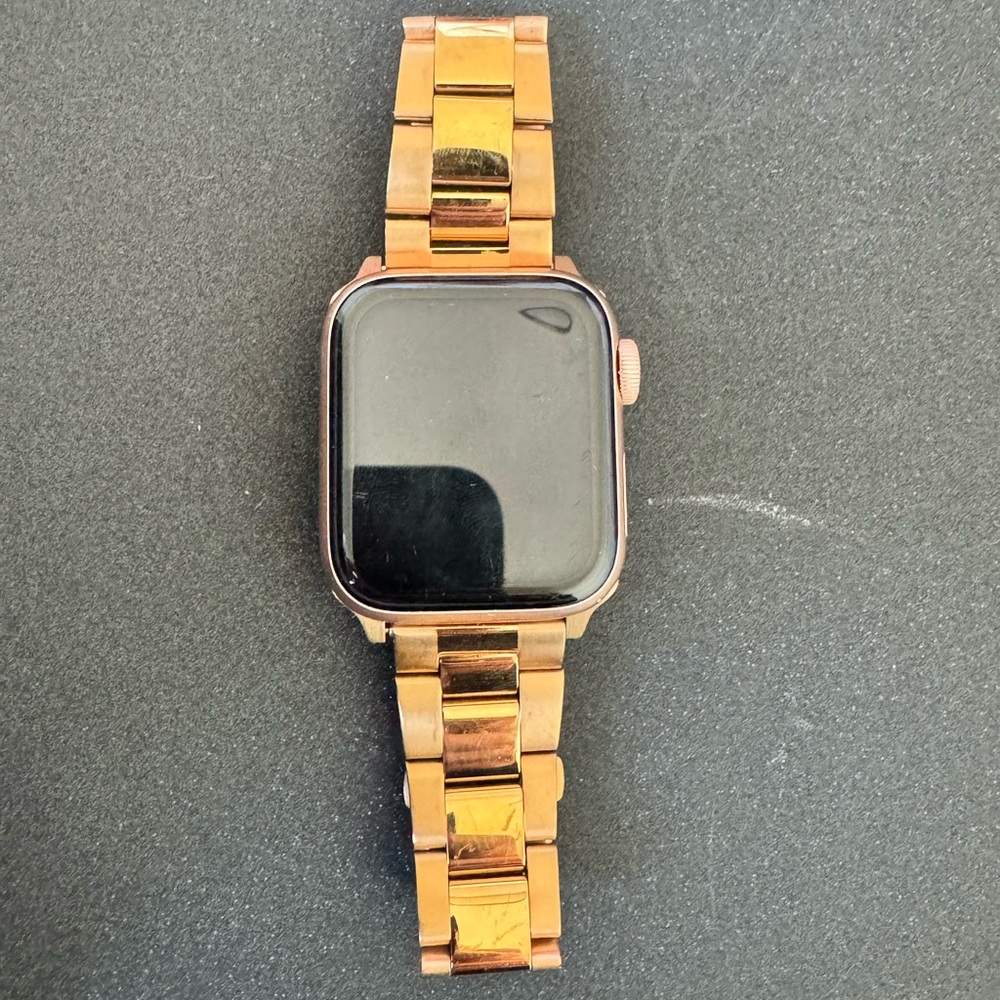Apple Watch SE, 40mm rose gold